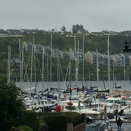 Luxury Town Centre Apartment Kinsale Bagian luar foto