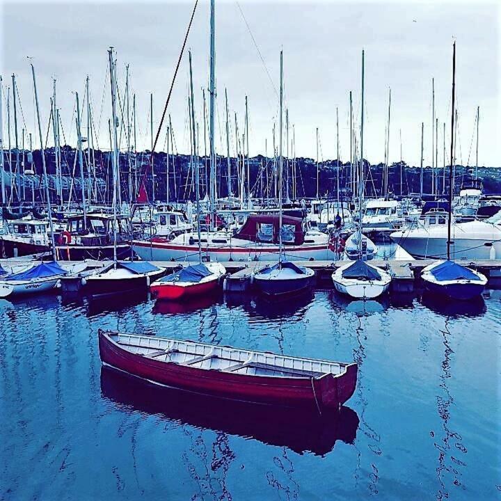 Luxury Town Centre Apartment Kinsale Bagian luar foto